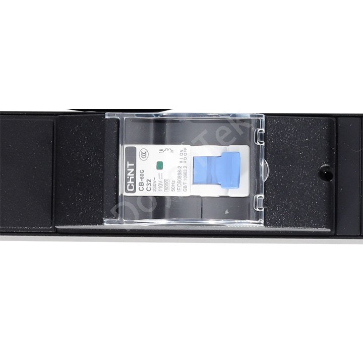 Metered PDU with L6-30P Plug and Breaker Switch