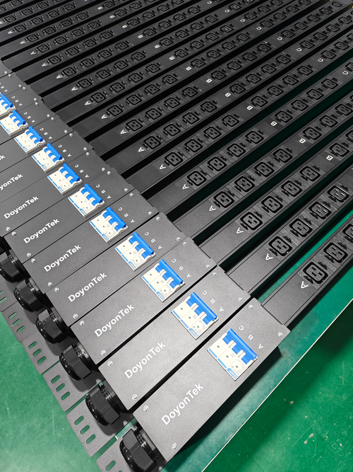 DoyonTek 100A Basic PDU - 12x IEC C19 Outlets