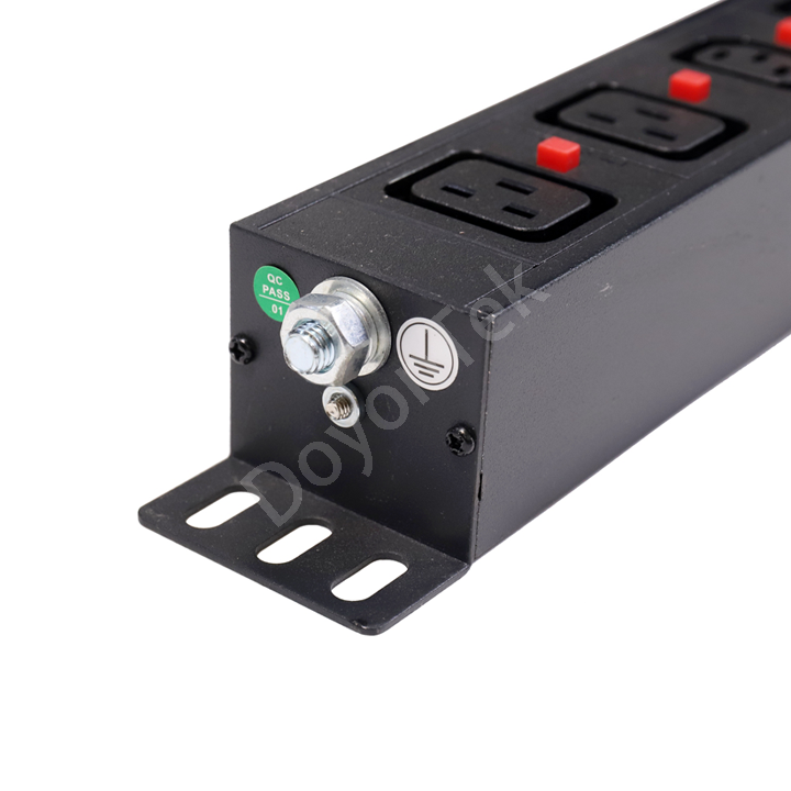 PDU Internal Wiring and Protection Components